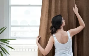 La importancia de mantener estas cortinas limpias de una habitacion